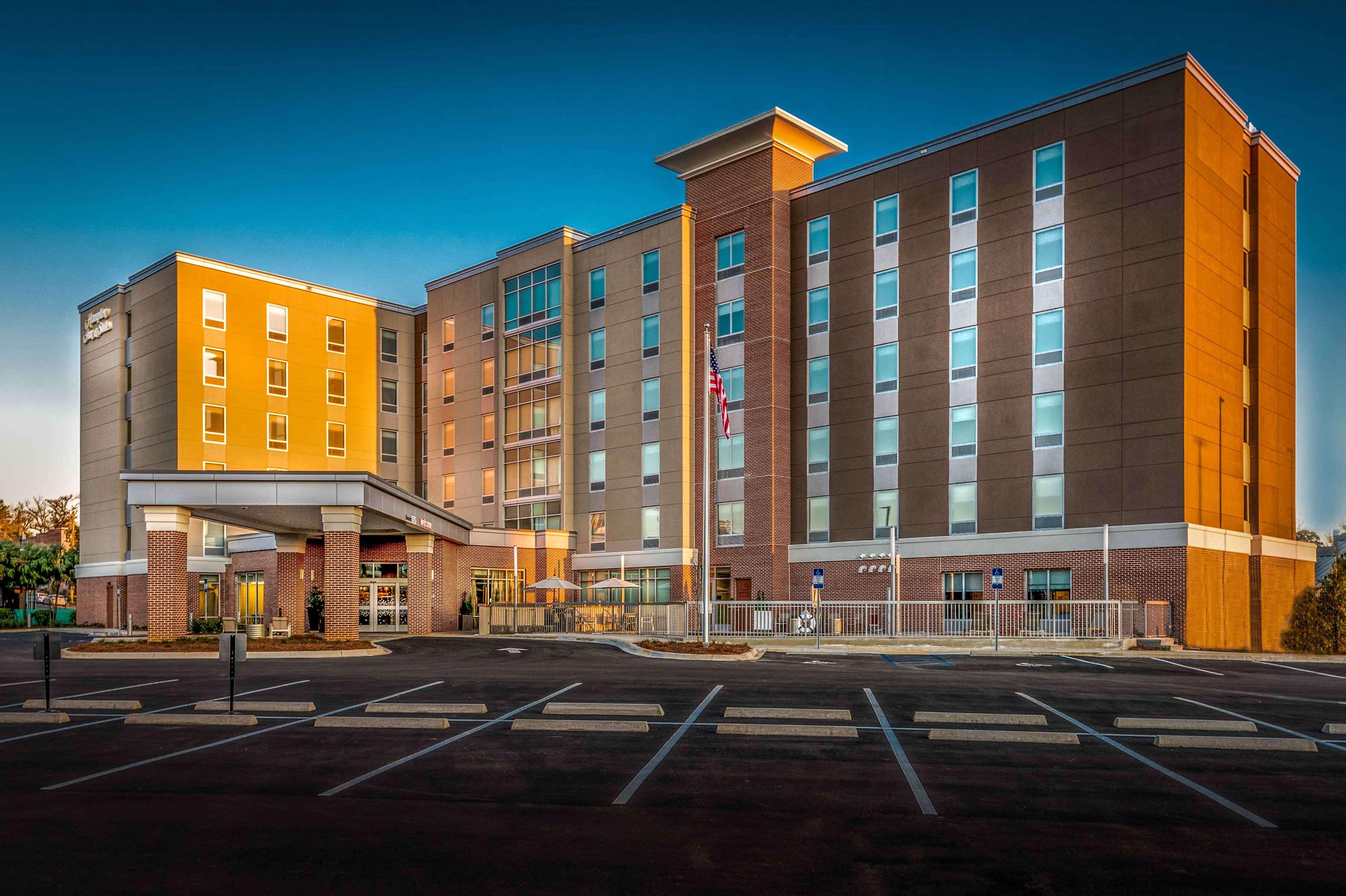 Hotel Hampton & Capitol-university 3*