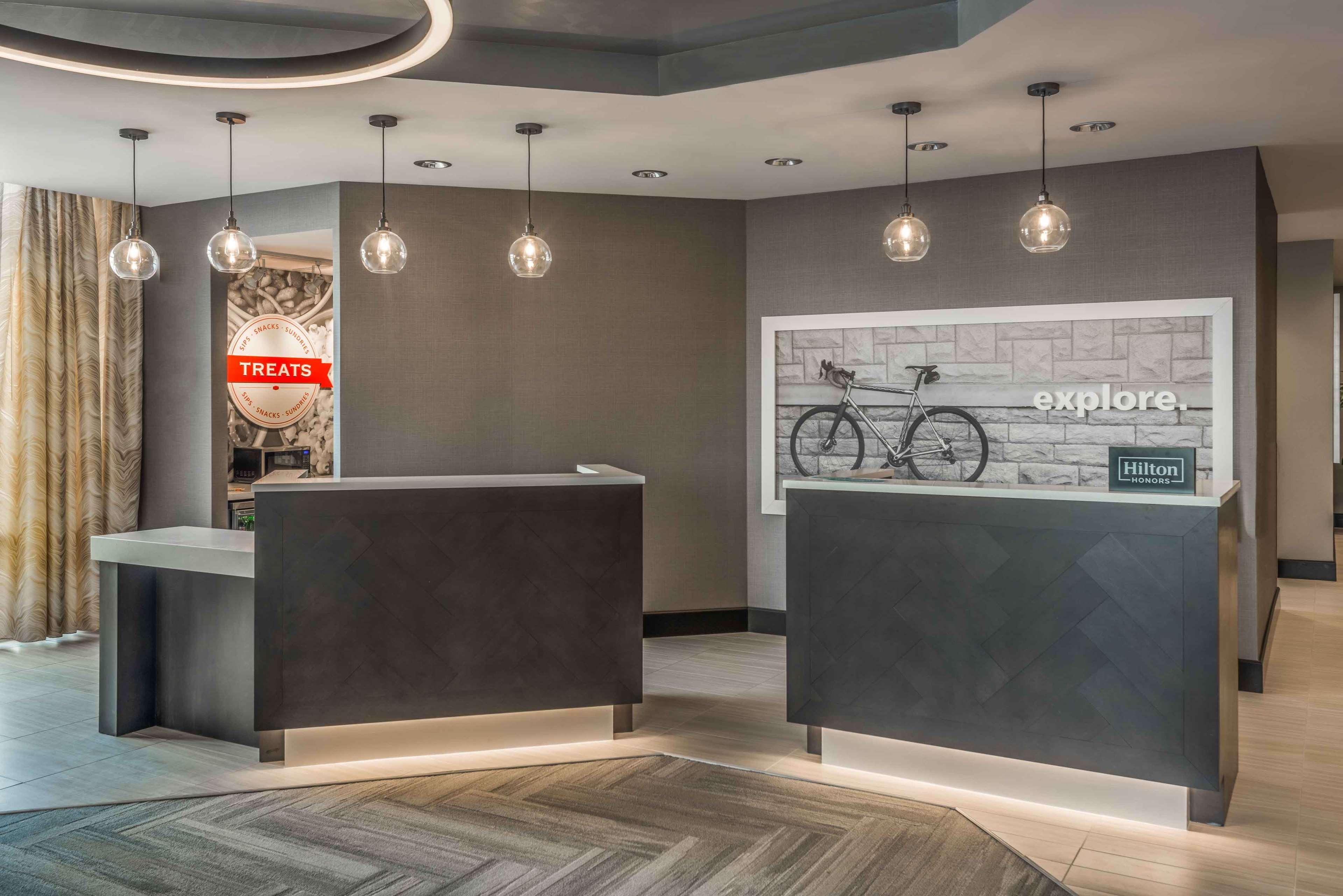 Hotel Hampton & Capitol-university 3*