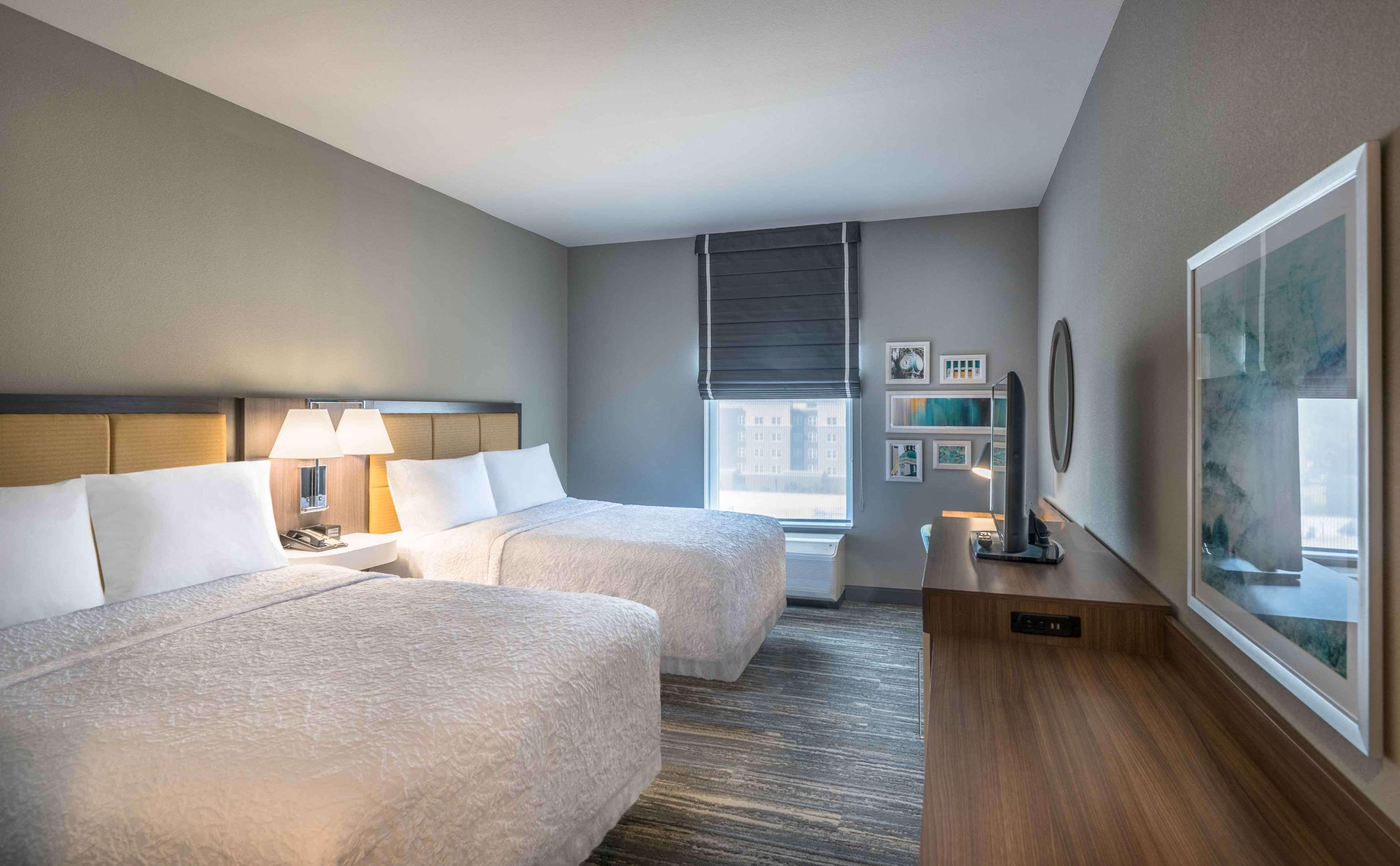 Hampton & Capitol-university Hotel
