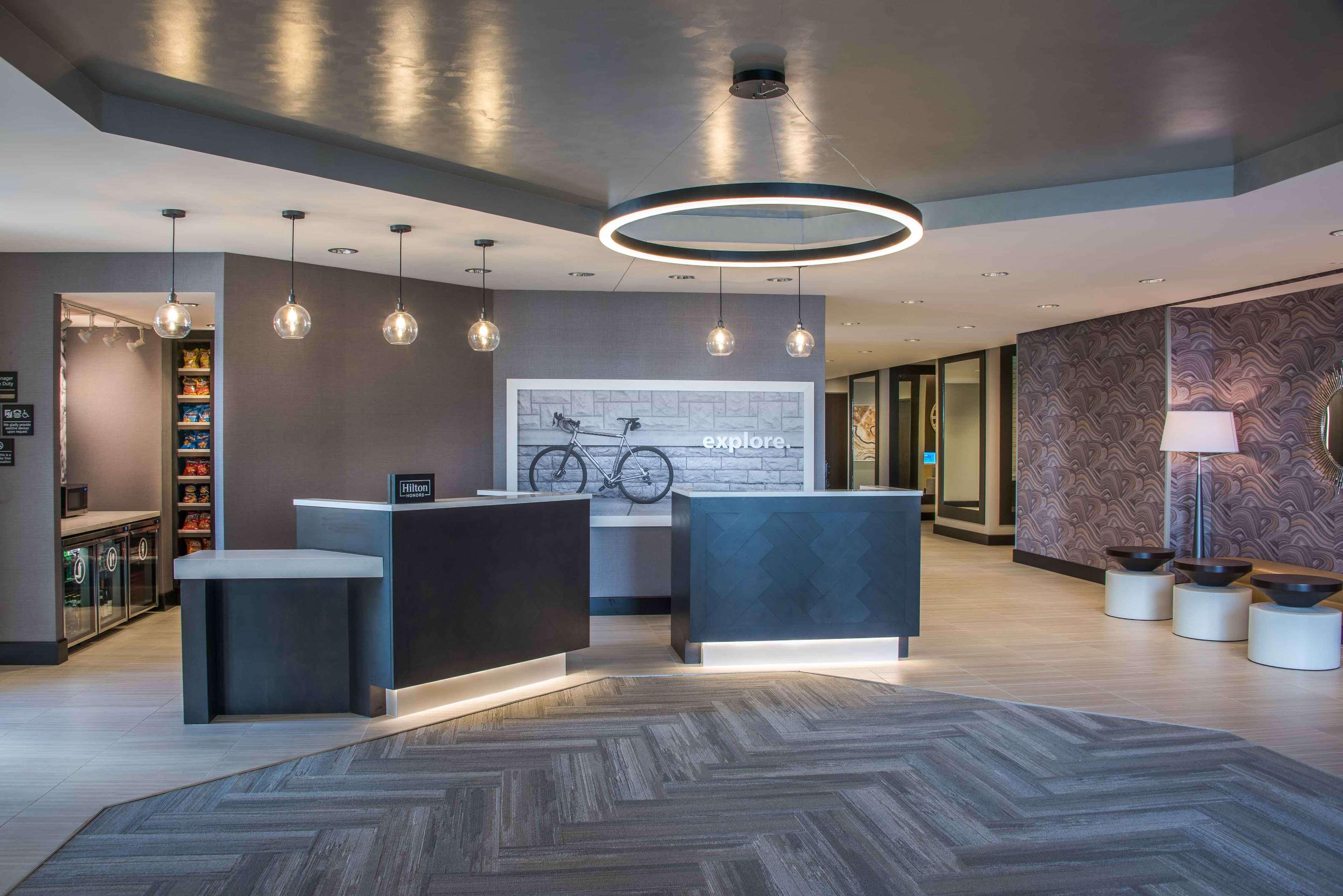 Hotel Hampton & Capitol-university 3*