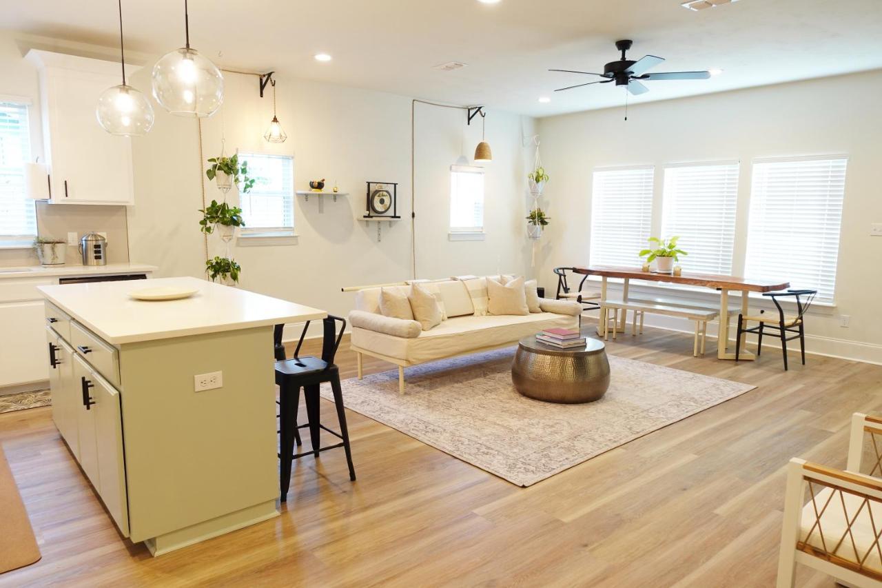 Beautiful Modern Luxury Eco Townhouse, 3b/3.5b Great Location Tallahassee