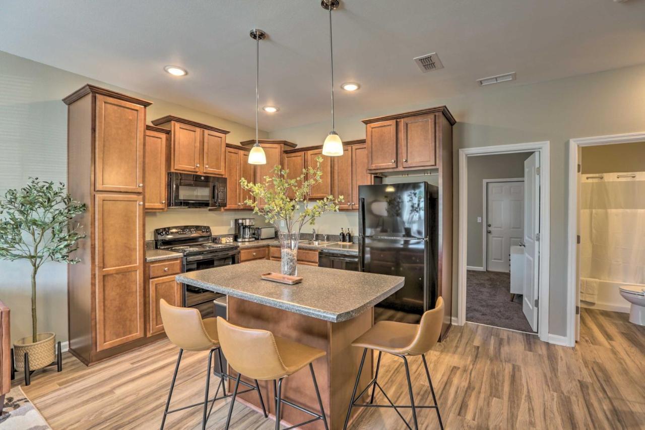Apartment Airy About 5 Mi To Downtown! *