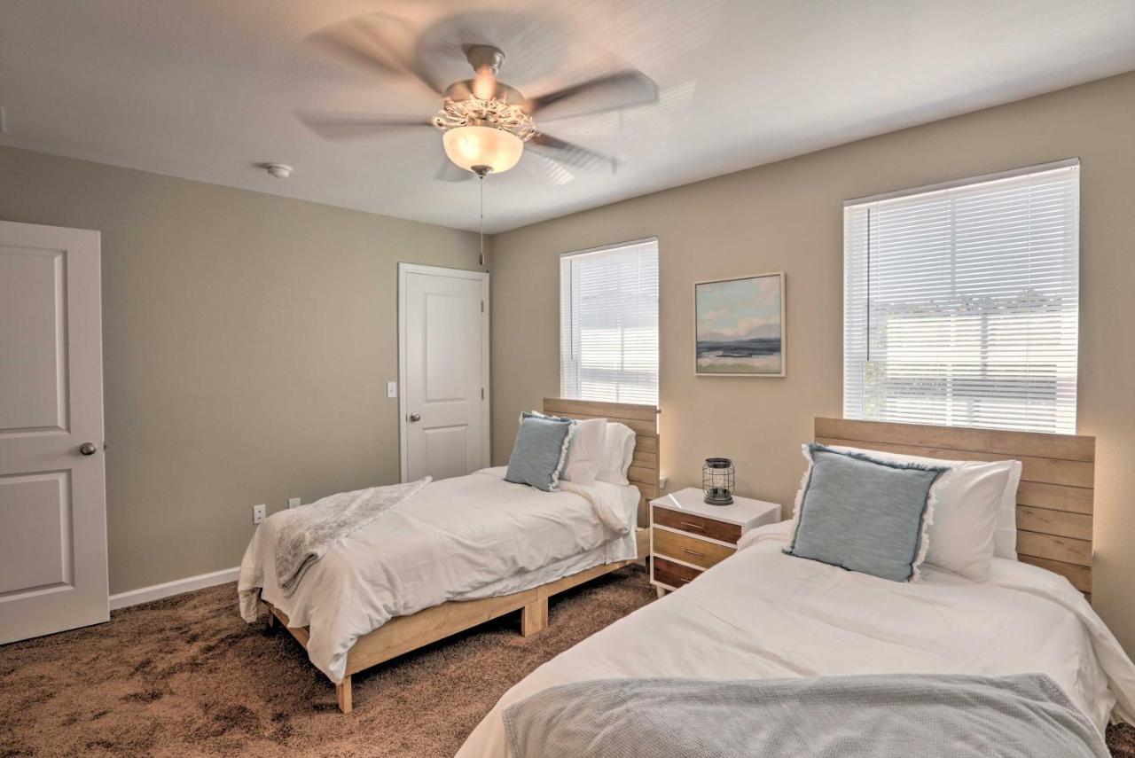 Apartment Airy About 5 Mi To Downtown!