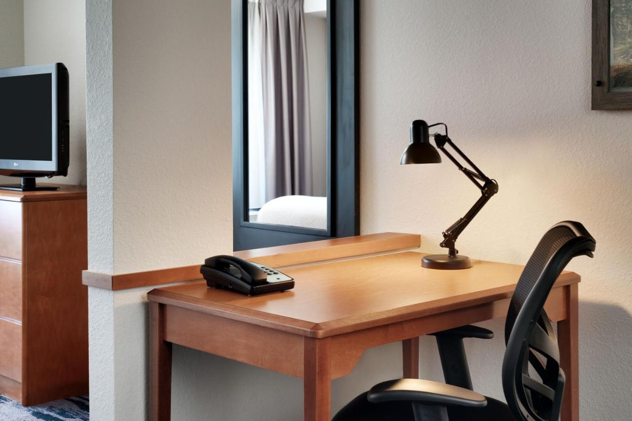 Hotel Fairfield & By Marriott 3*