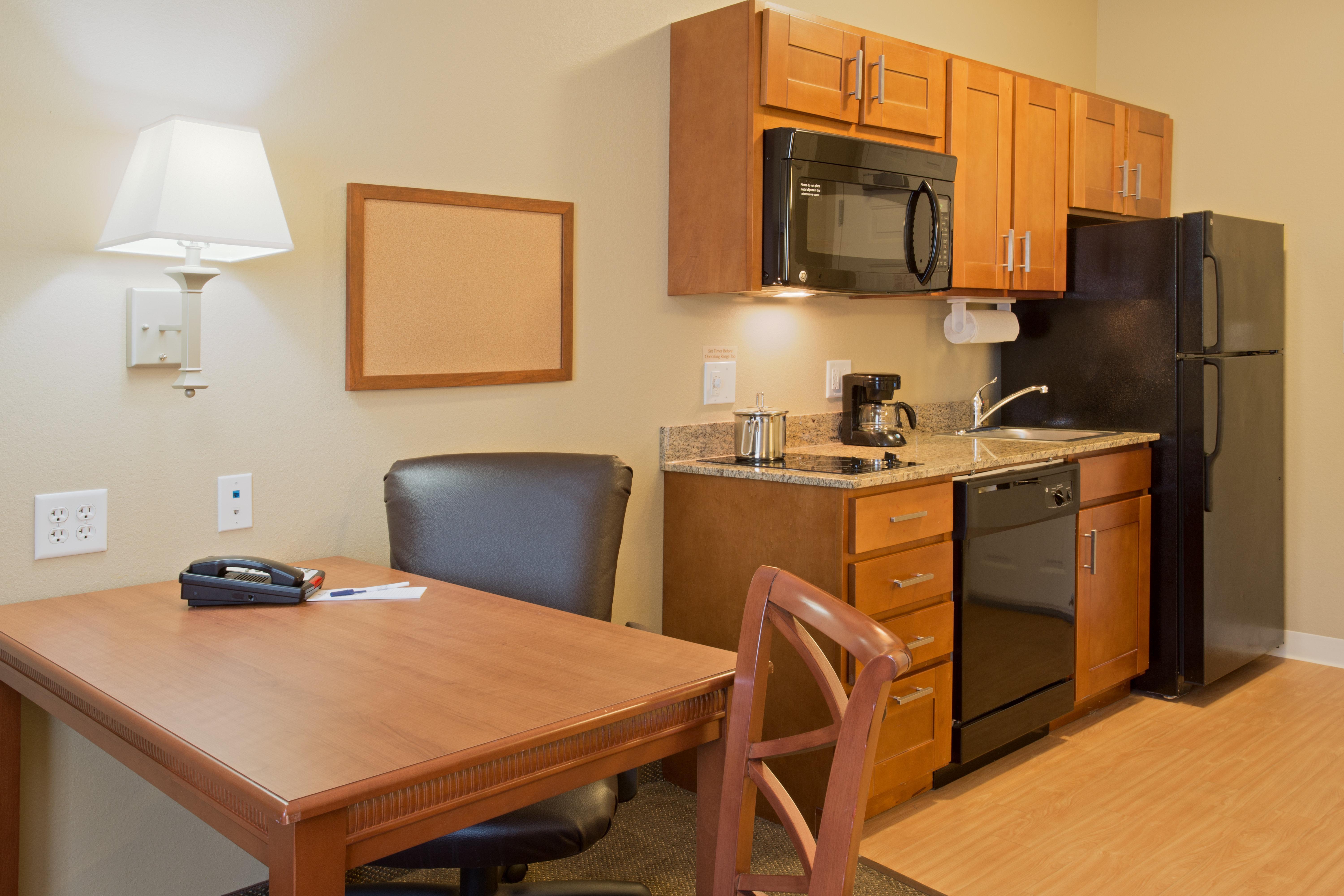 Candlewood By Ihg Hotel Tallahassee