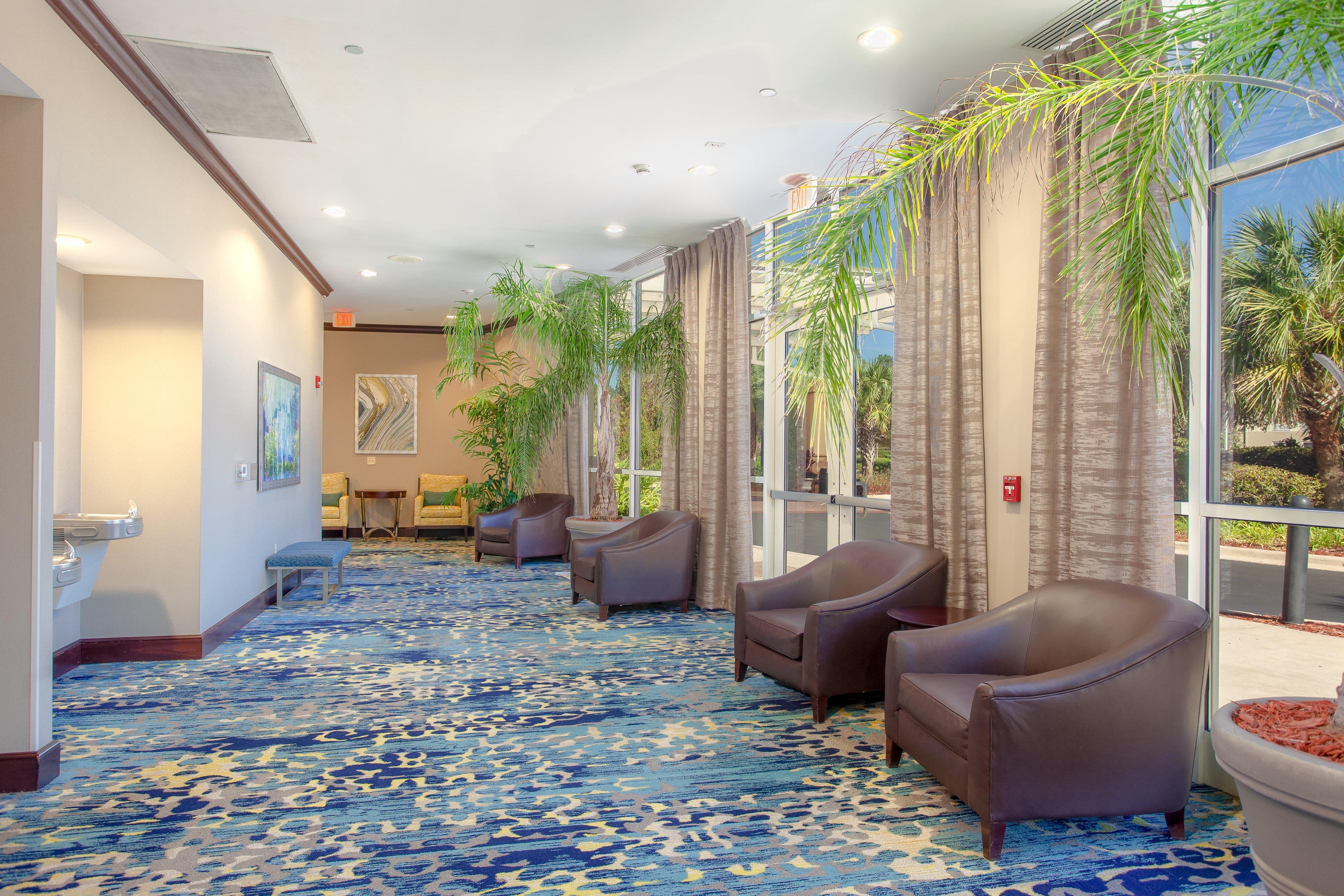 & Conference Center North By Ihg Hotel