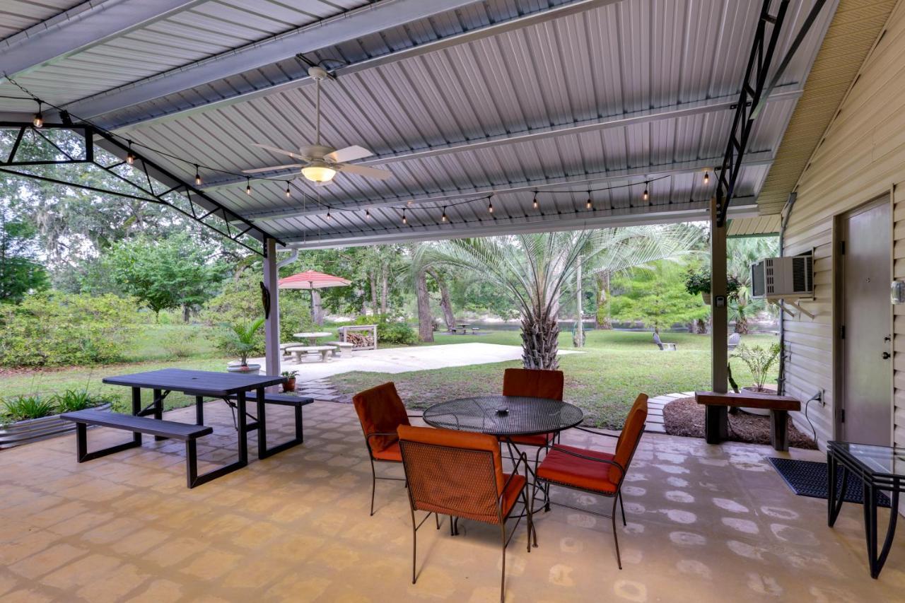 Holiday home Riverfront Florida Escape With Grill And Fire Pit!