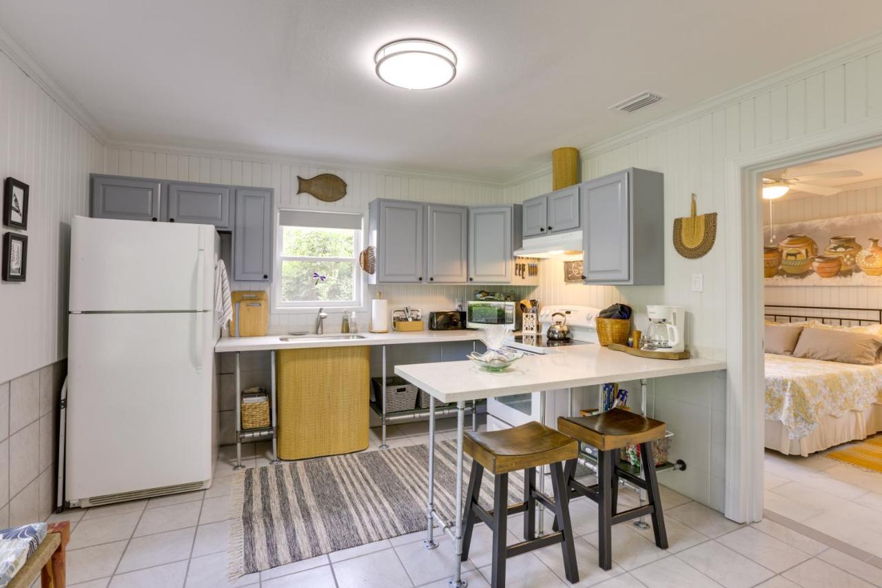 Riverfront Florida Escape With Grill And Fire Pit!