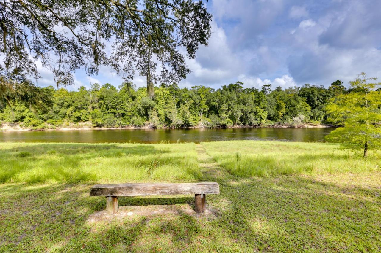 Holiday home Riverfront Florida Escape With Grill And Fire Pit! *