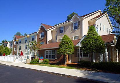 Alluxsuites At 1876, Ascend Collection Hotel
