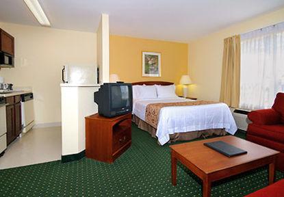Alluxsuites At 1876, Ascend Collection Tallahassee