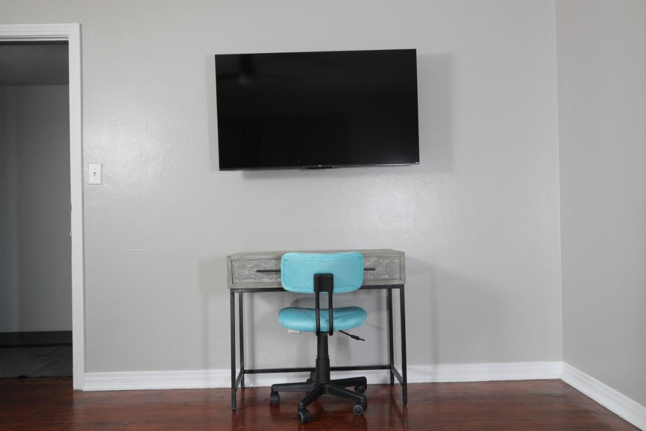 Holiday home Mid-century Comfy-chic Chateau 3/2 Pet Friendly Tallahassee
