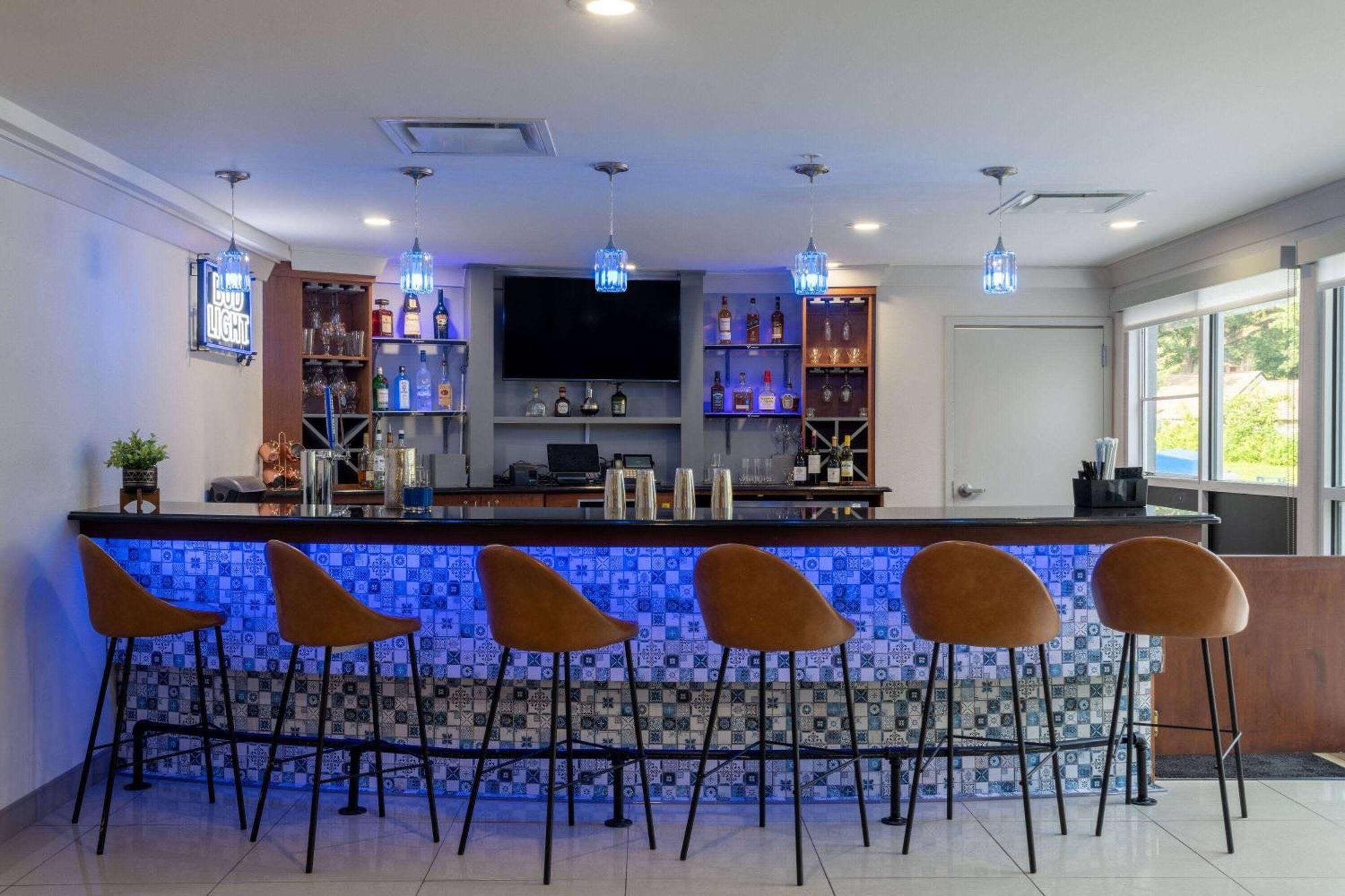 Tryp By Wyndham North I-10 Capital Circle Hotel