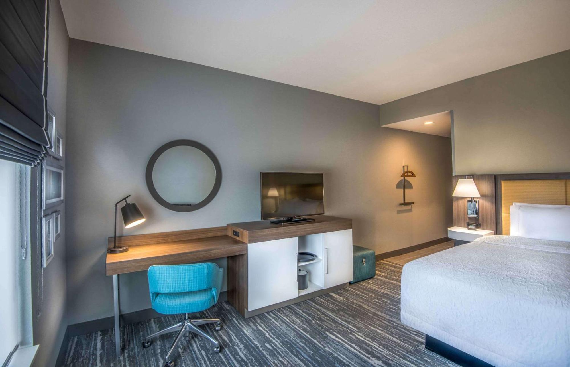 Hampton & Capitol-university Hotel 3*