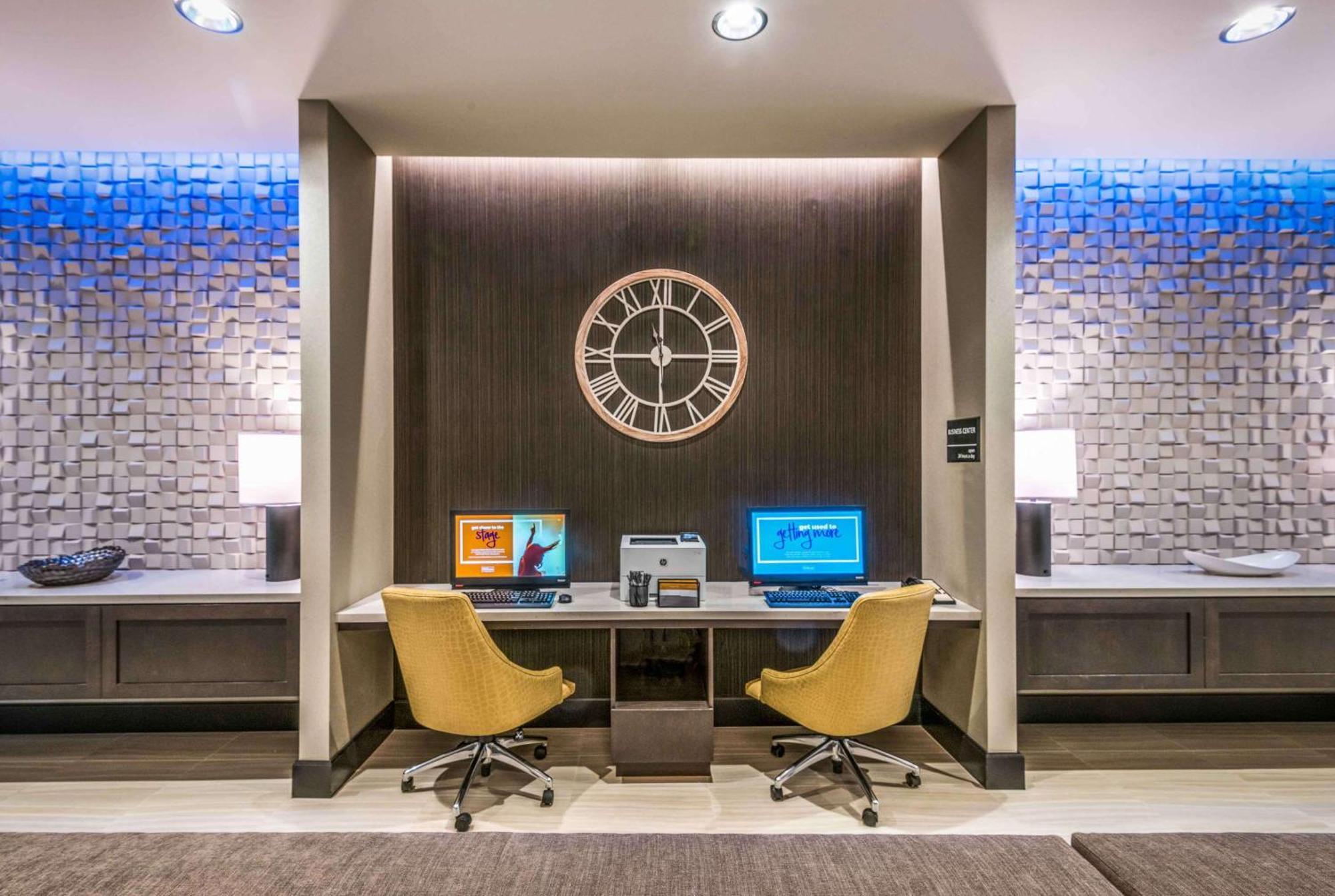 Hampton & Capitol-university Hotel 3*