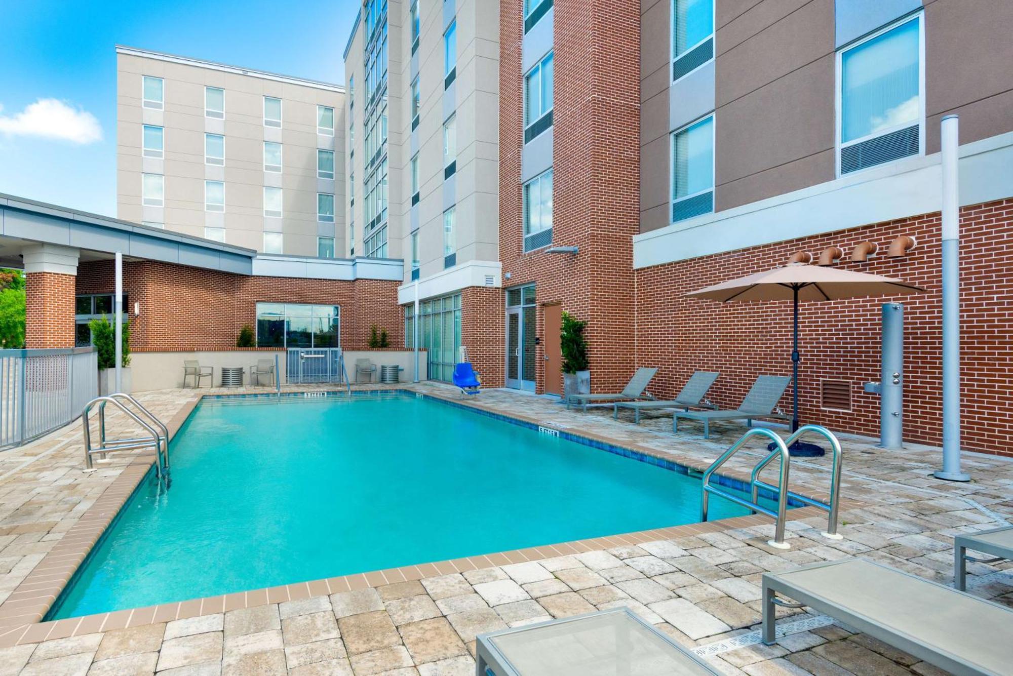 Hampton & Capitol-university 3* Tallahassee