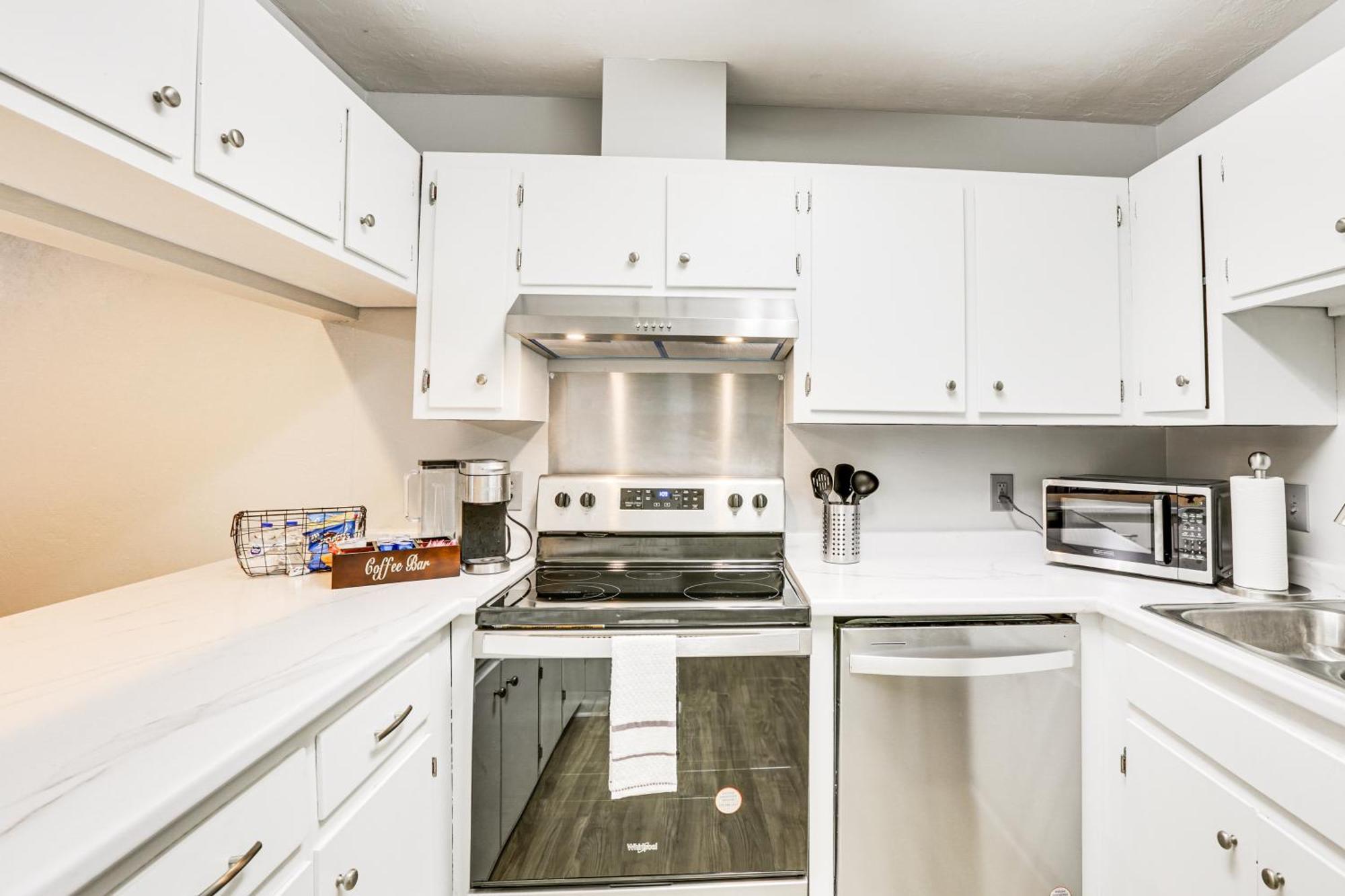 Updated Townhome 3 Mi To Downtown! * Tallahassee