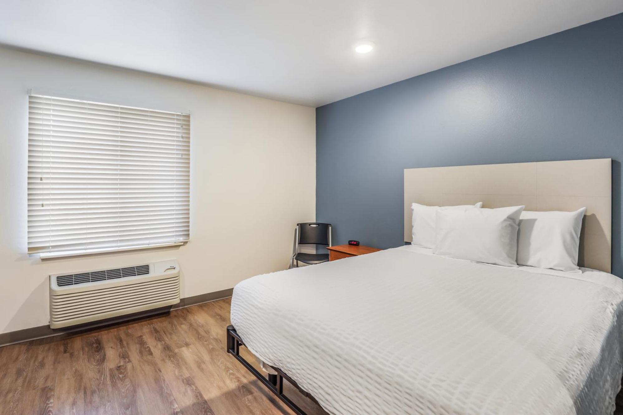 Extended America Select - - East Hotel