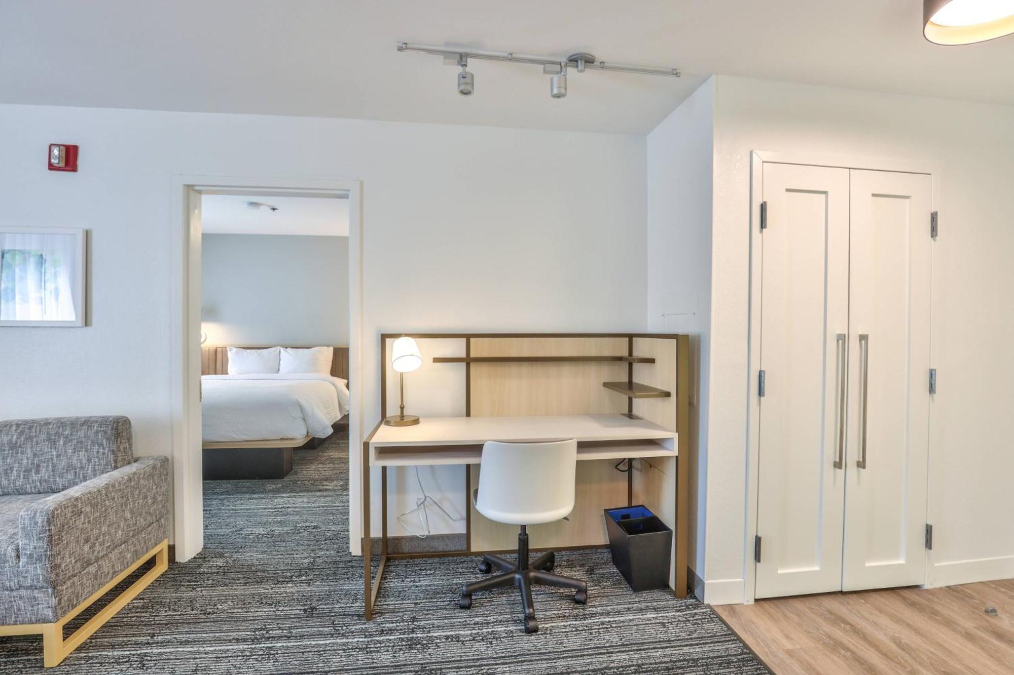 Alluxsuites At 1876, Ascend Collection Hotel Tallahassee
