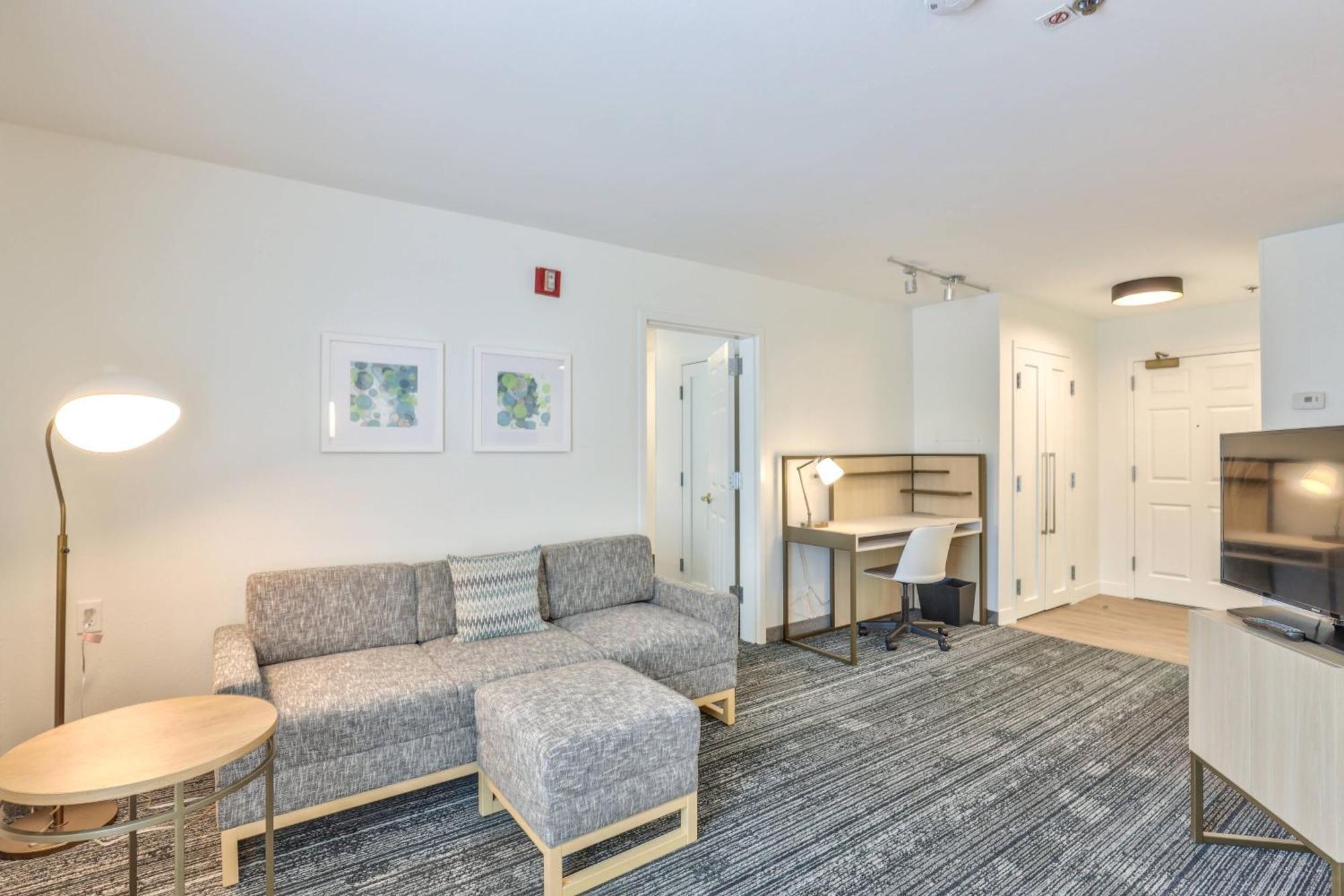 Alluxsuites At 1876, Ascend Collection Tallahassee