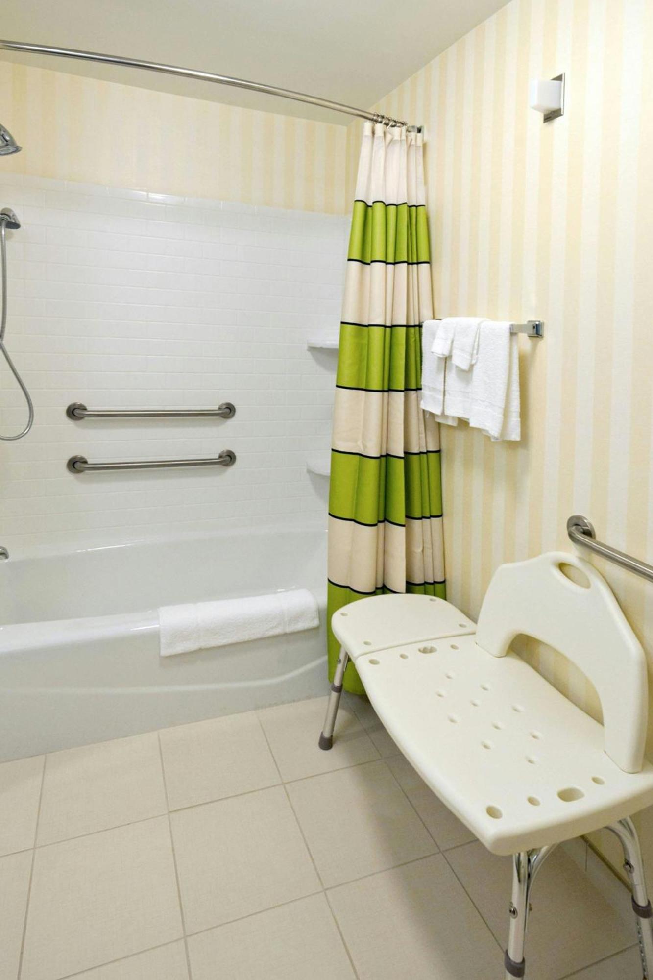 Hotel Fairfield & By Marriott