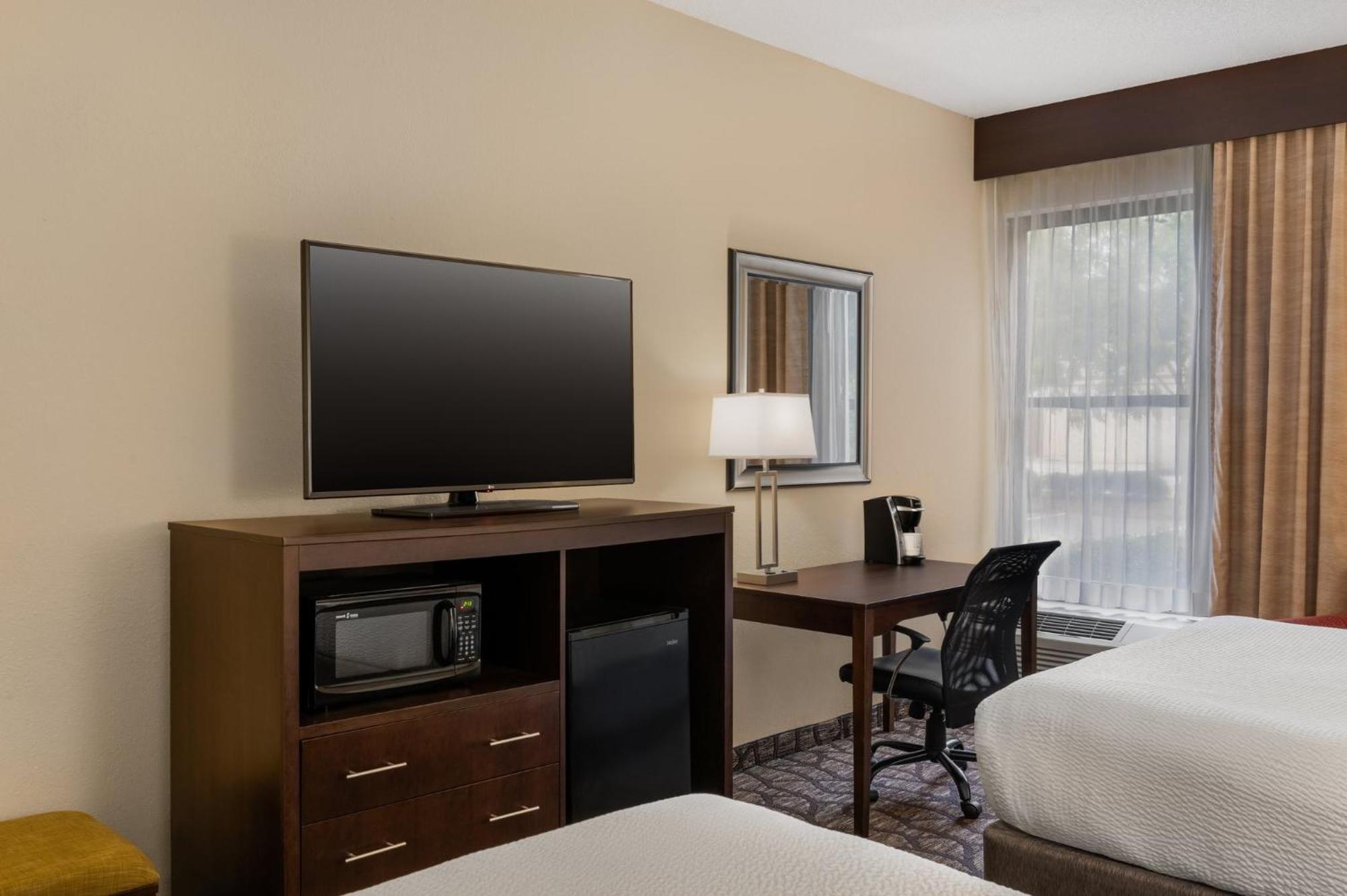 Express By Ihg Hotel