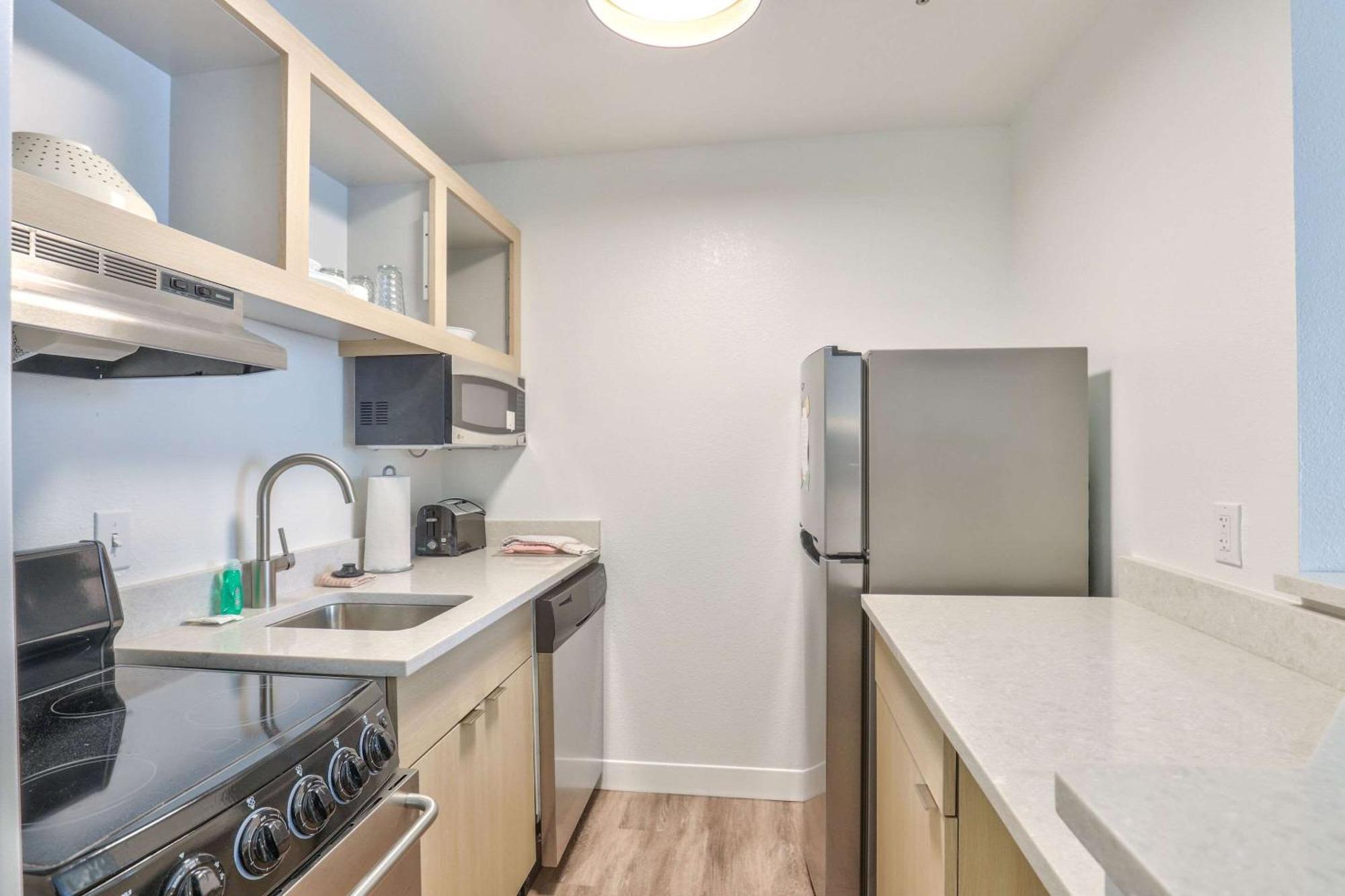 Alluxsuites At 1876, Ascend Collection Hotel Tallahassee