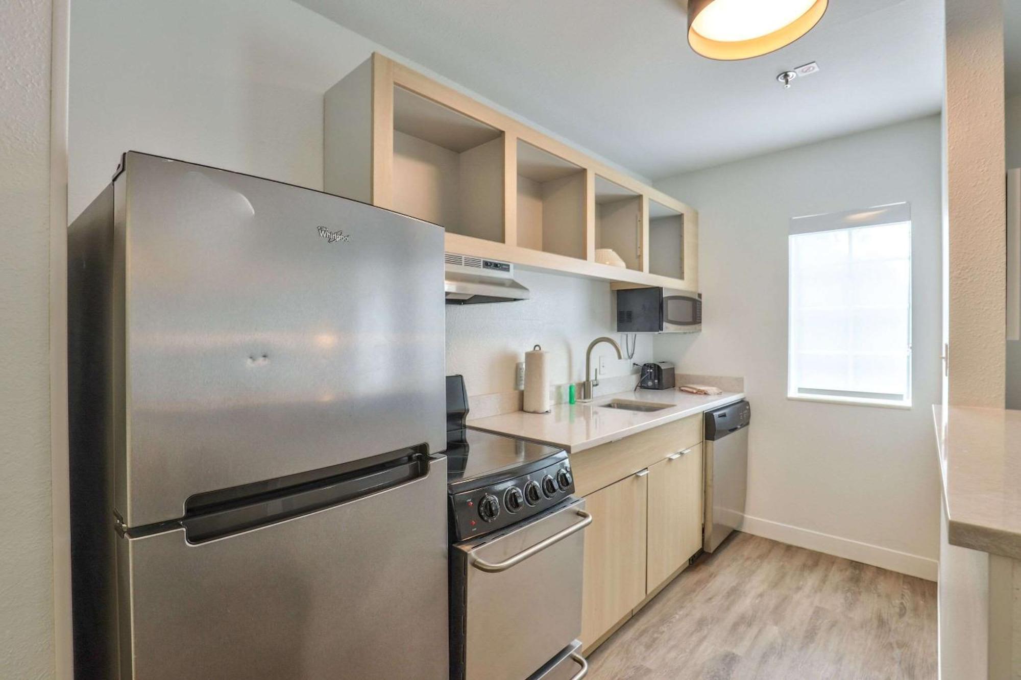 Alluxsuites At 1876, Ascend Collection Hotel