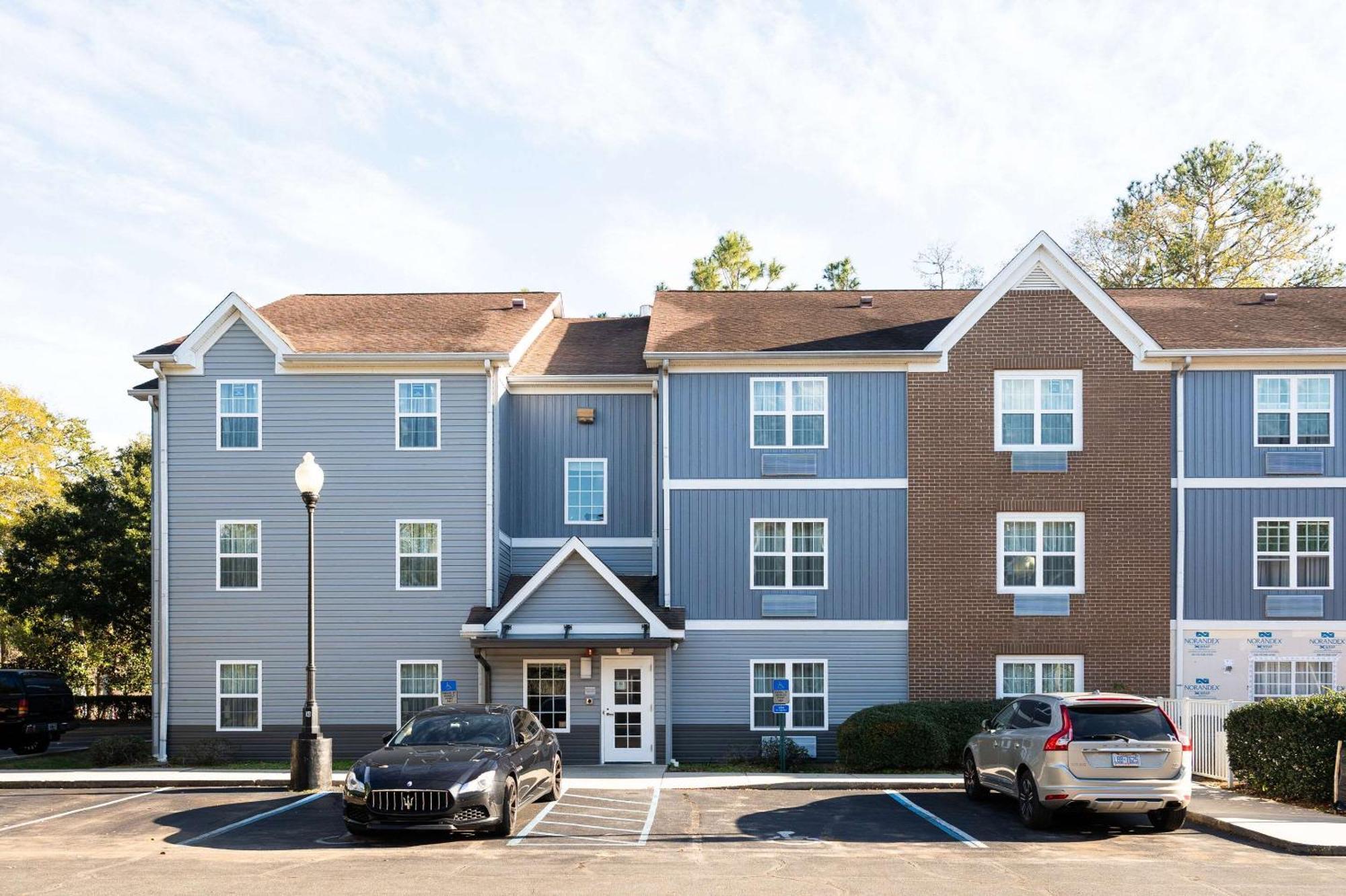 Alluxsuites At 1876, Ascend Collection Tallahassee