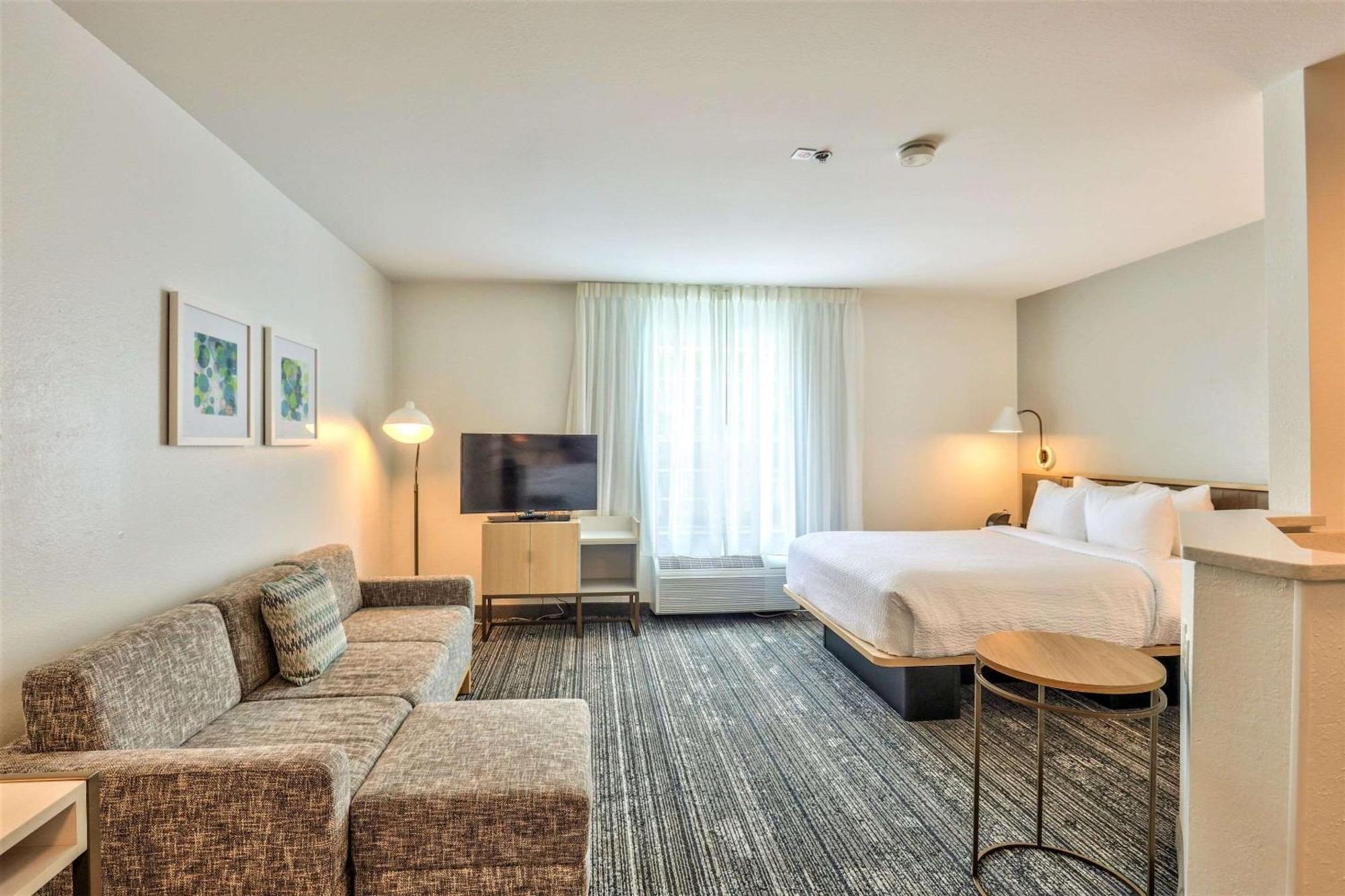 Alluxsuites At 1876, Ascend Collection 3* Tallahassee