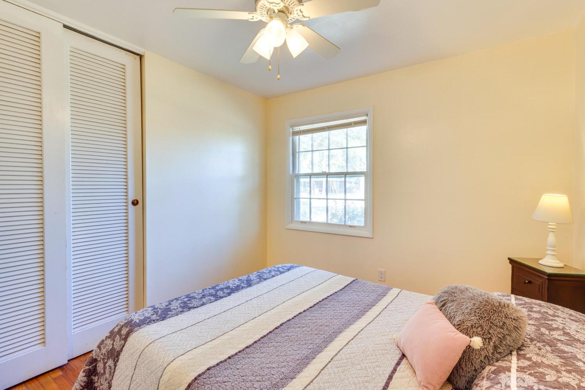 Holiday home 3 Mi To Dtwn With Yard In