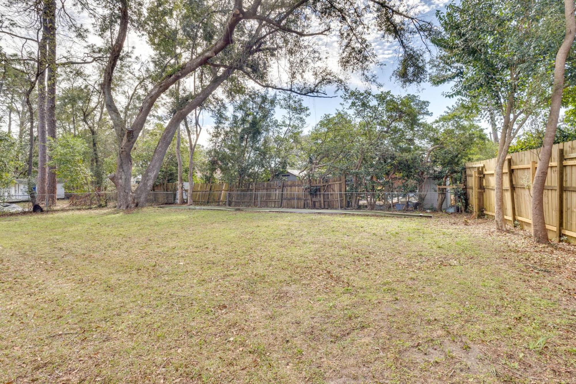 Holiday home 3 Mi To Dtwn With Yard In Tallahassee