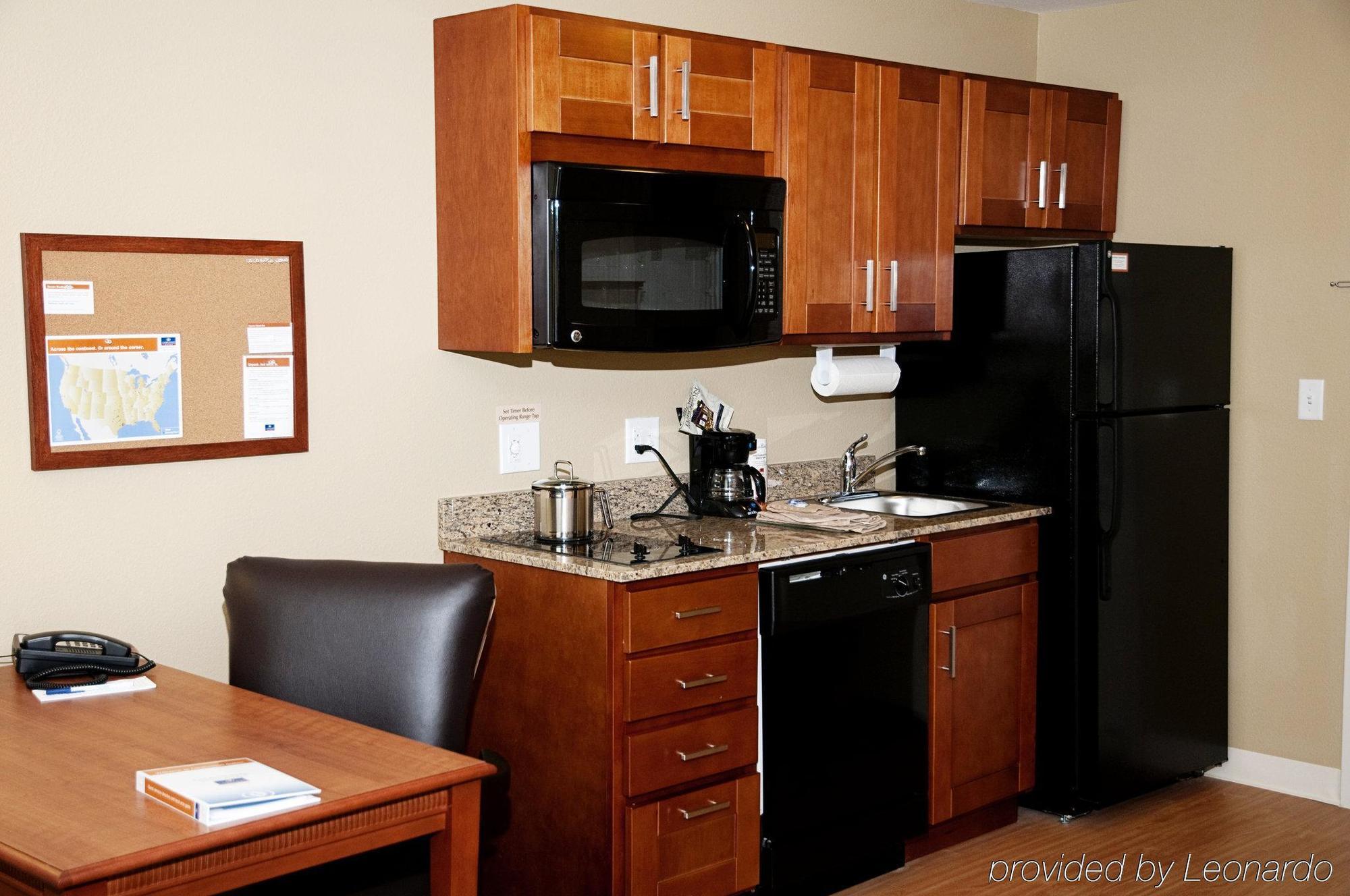 Hotel Candlewood By Ihg 2*