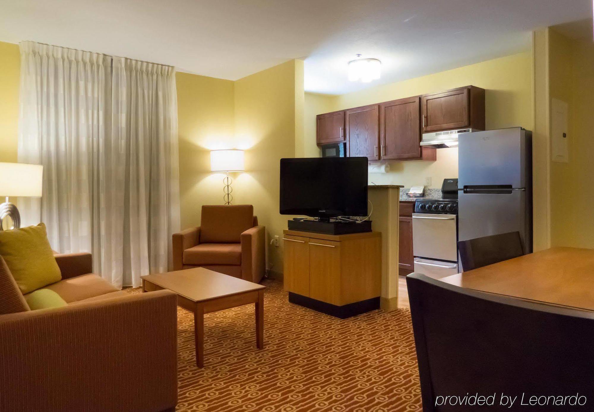 Hotel Alluxsuites At 1876, Ascend Collection Tallahassee
