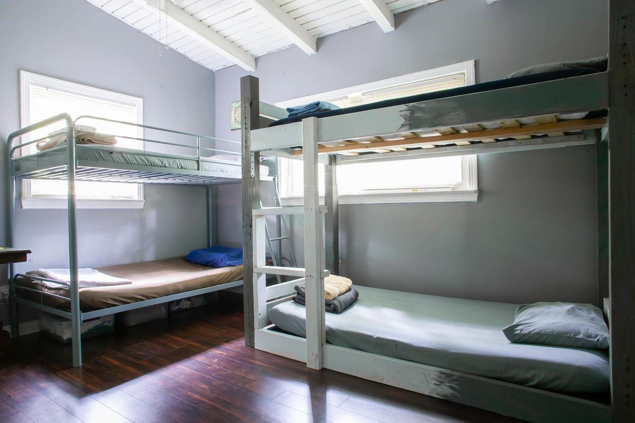 Sun & Moon Hostel *