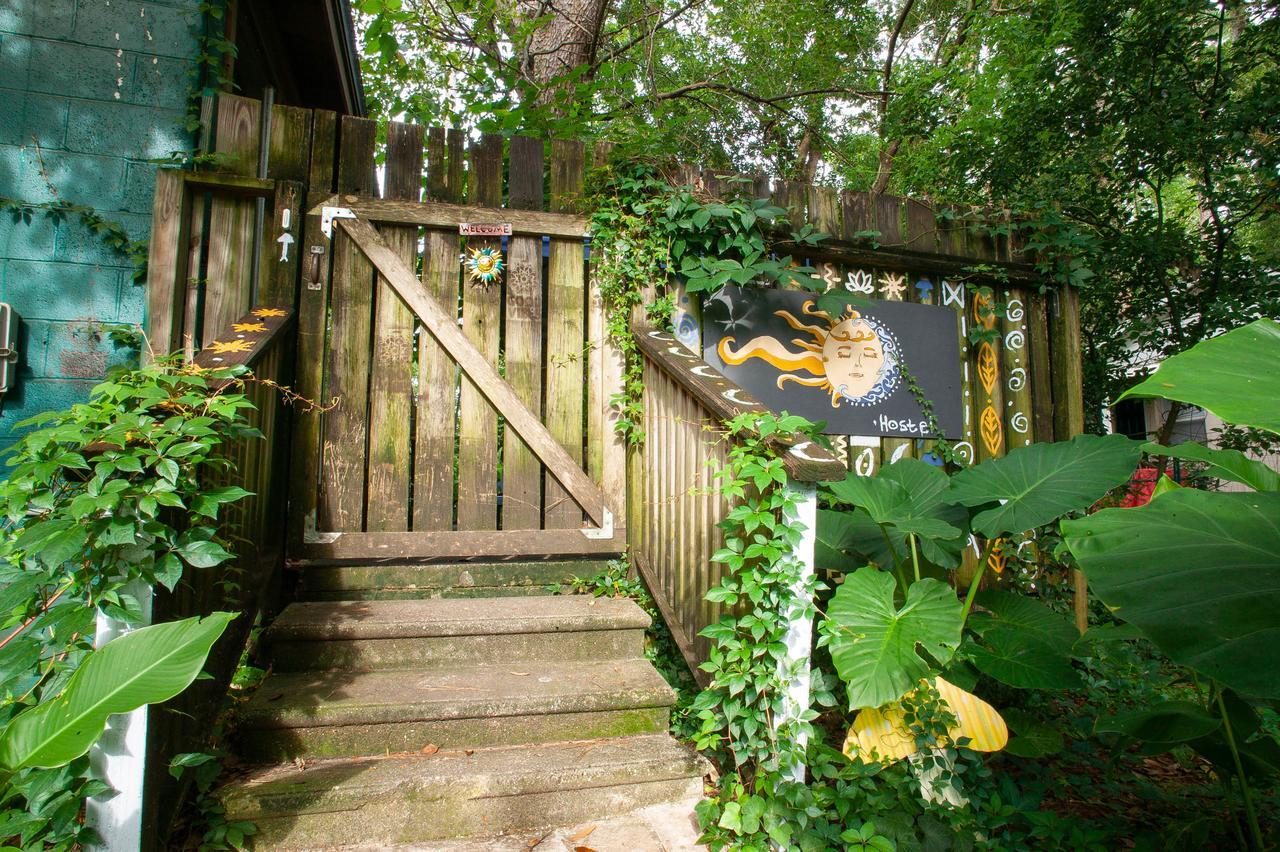 Sun & Moon Hostel *