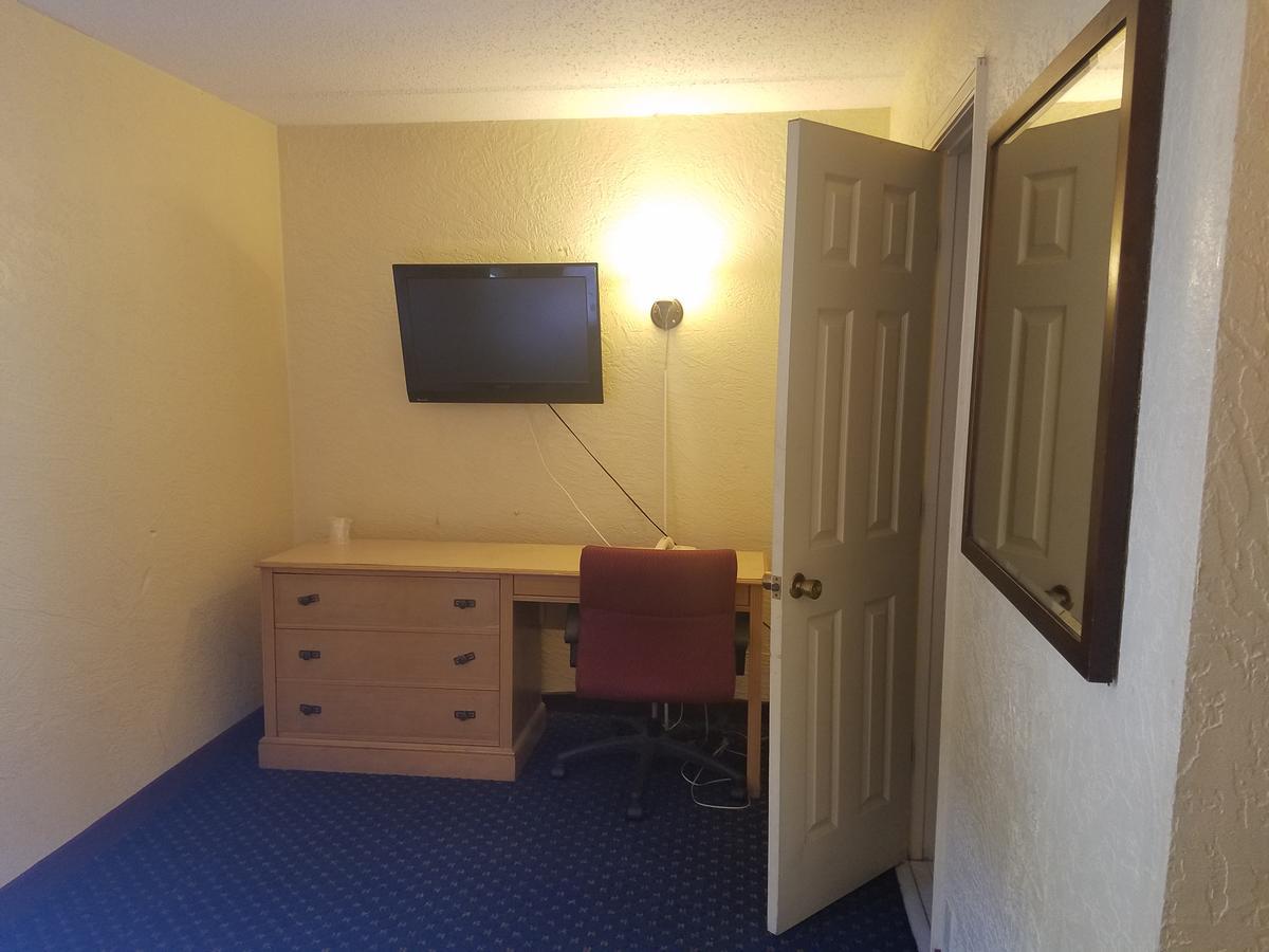 6 Tallahassee, Fl North Monroe 2*