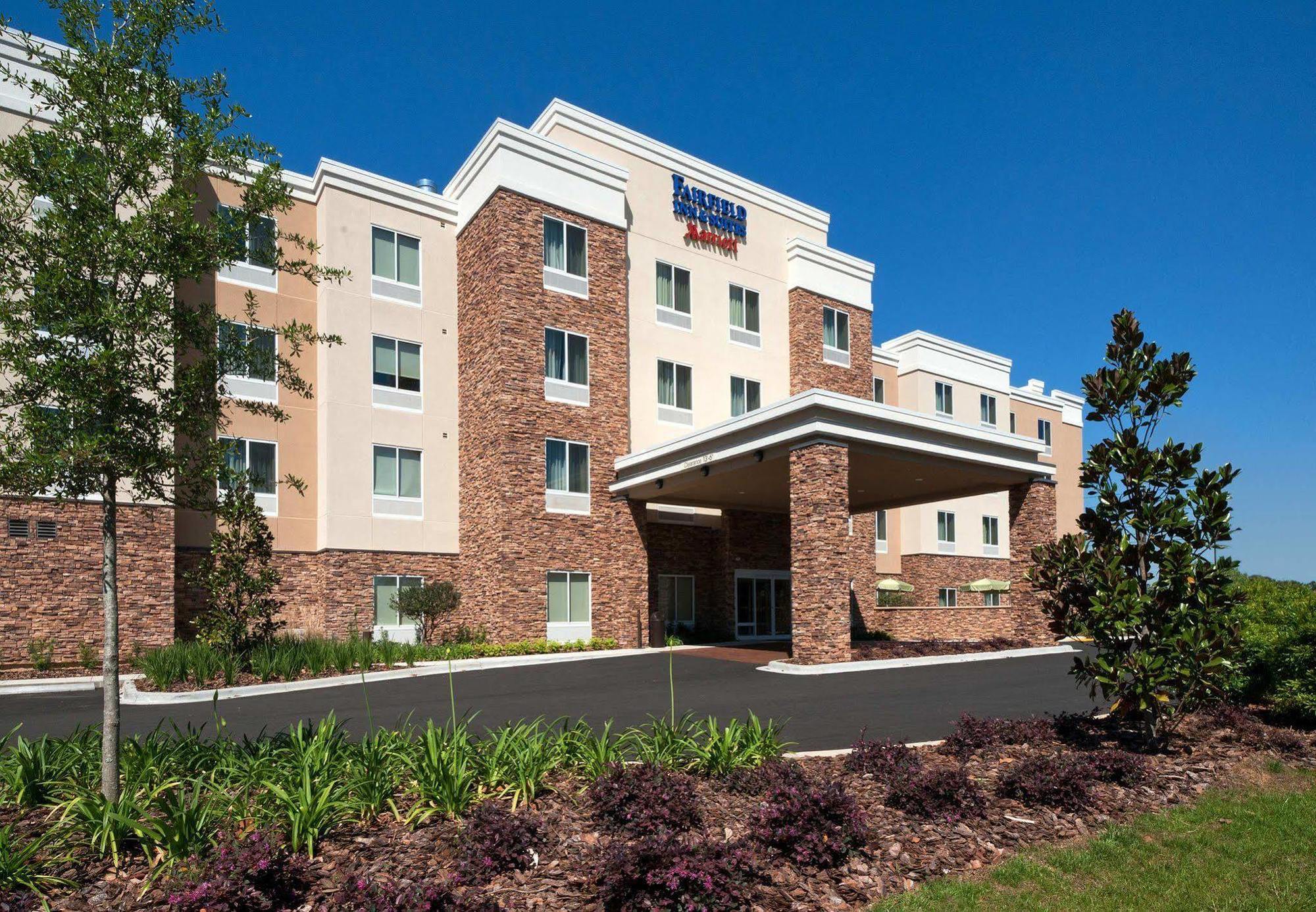 Hotel Fairfield & By Marriott 3*