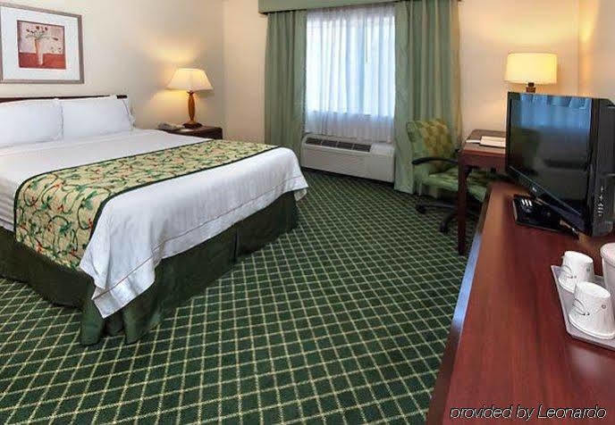 Hotel Fairfield North/i-10