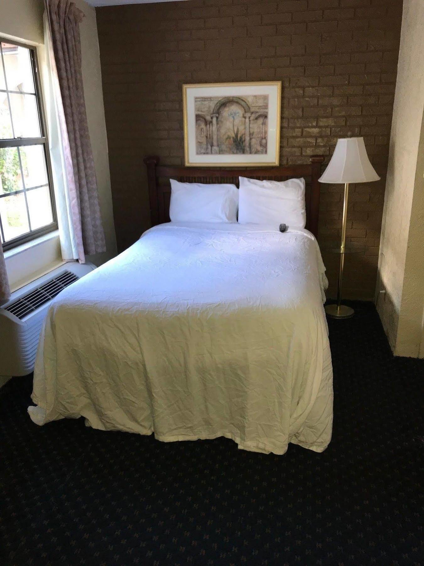 6 Tallahassee, Fl North Monroe Hotel