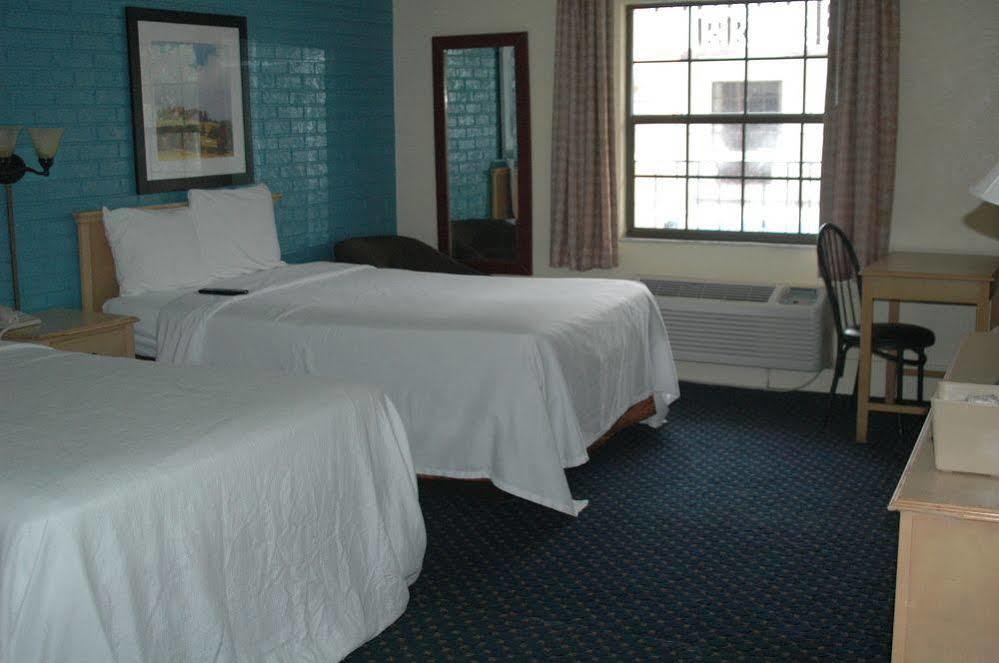 Hotel 6 Tallahassee, Fl North Monroe 2*
