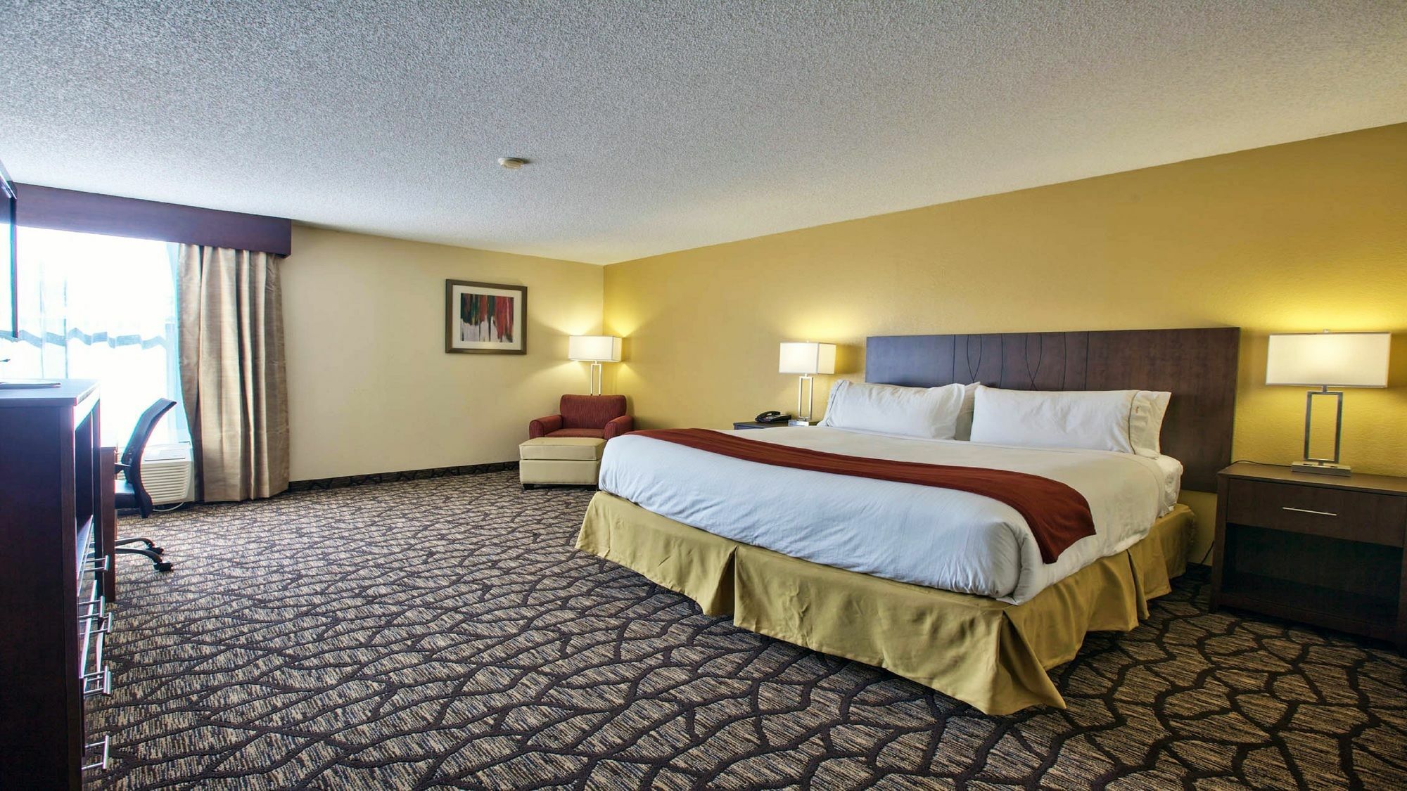 Express By Ihg Hotel 3*