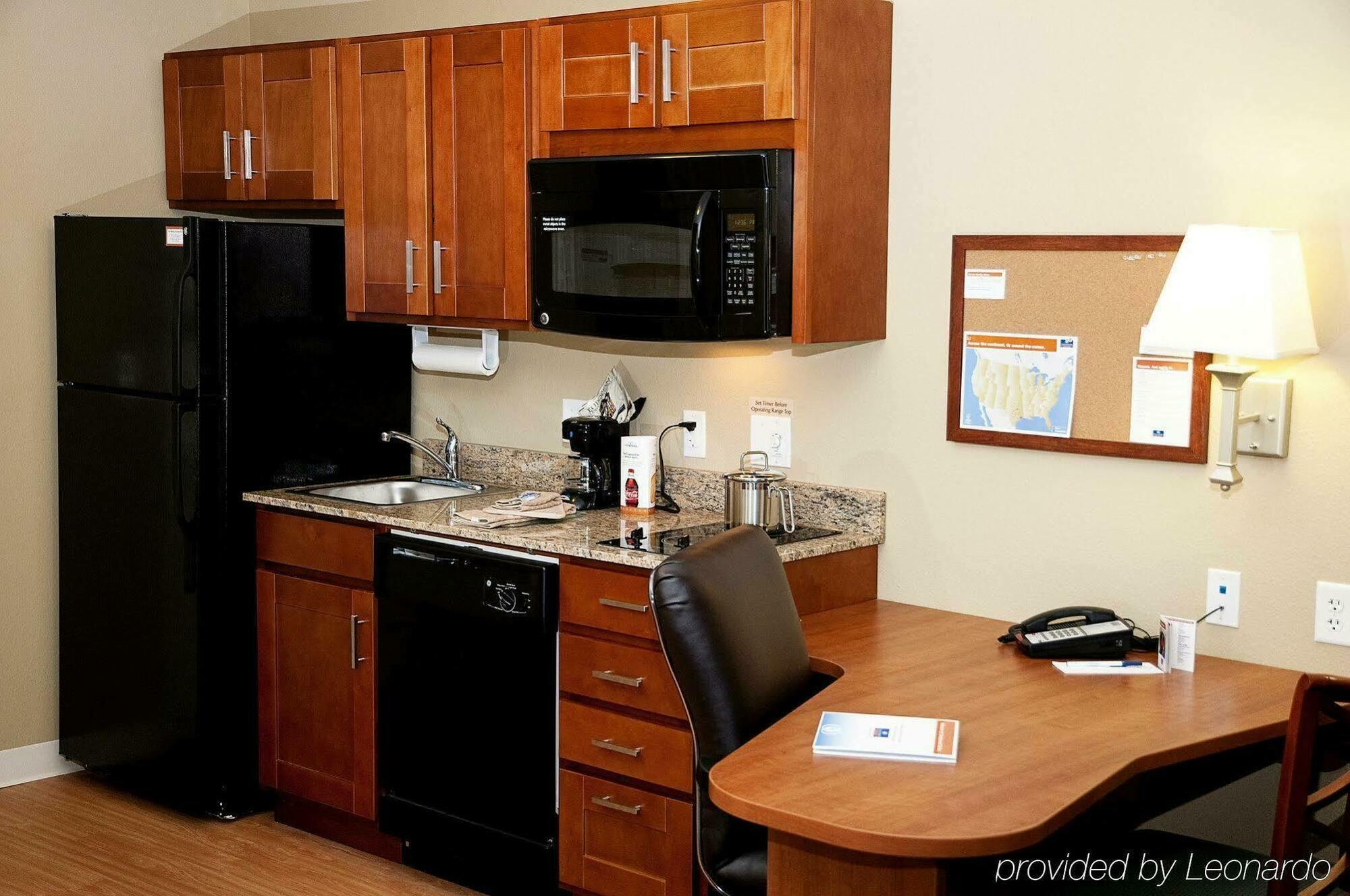 Candlewood By Ihg Hotel Tallahassee